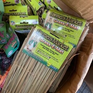 12 pieces Ware Pet Farmers Market Natural Grass Mat 17x9" Grassy Bed Nesting Res